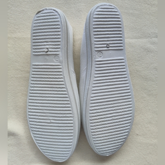 White Cotton Canvas Sneaker Shoes Women's Size 7 - Picture 4 of 6